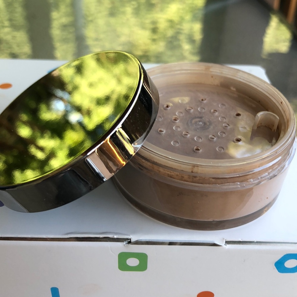 Makeup - Picture 3 of 5